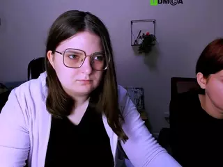 cherry-hugs's Live Sex Cam Show