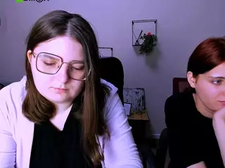 cherry-hugs's Live Sex Cam Show
