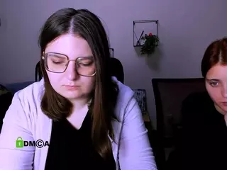 cherry-hugs's Live Sex Cam Show