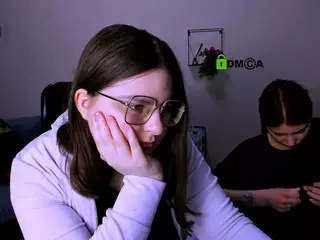 cherry-hugs's Live Sex Cam Show