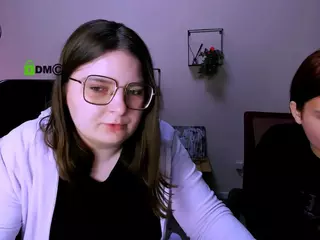 cherry-hugs's Live Sex Cam Show