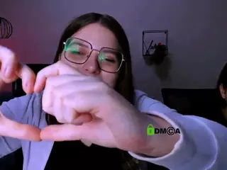 cherry-hugs's Live Sex Cam Show