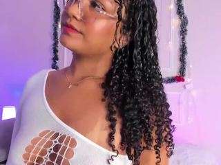 kyliegomez1 Live Webcam on CamSoda