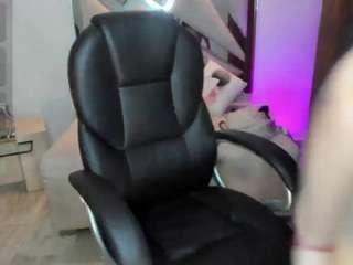  lisa-logan chat room