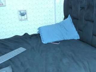 lisa-logan Live Webcam on CamSoda