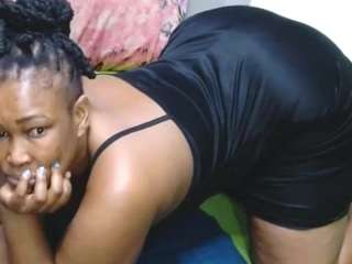 naughtymilfxox webcam model