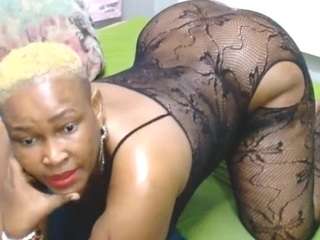 NaughtyMilfxox