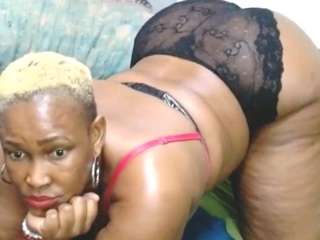 NaughtyMilfxox