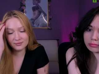 riley-sanders live cam profile