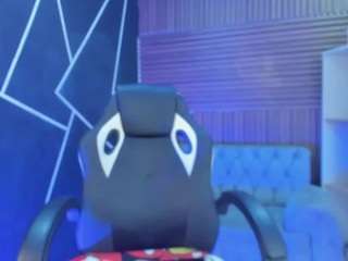 shadenn1's CamSoda show and profile