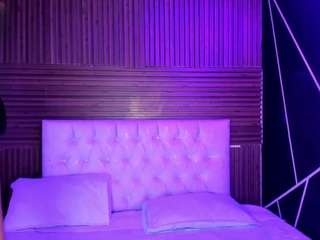 shadenn1's CamSoda show and profile