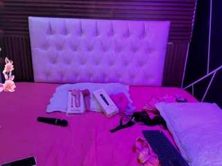 le modèle shadenn1 est en webcam porno dans un show sur le site camsoda, il possède les tags suivants: ahegao,sexy,lingerie,lovense,lush,naked,natural,nature,petite,sex toys,sexting,shaved pussy,handjob,solo,spank,strip,striptease,tattoos,teen (18+),toys