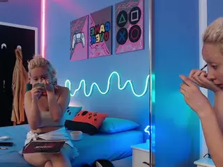 Daphne Simons's Live Sex Cam Show