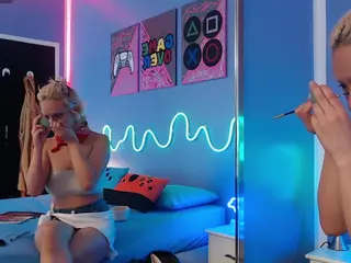 Daphne Simons's Live Sex Cam Show