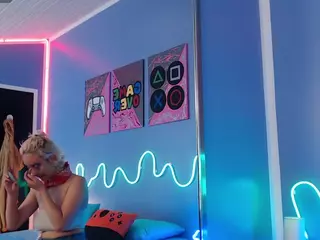 Daphne Simons's Live Sex Cam Show