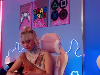 Daphne Simons's Live Sex Cam Show
