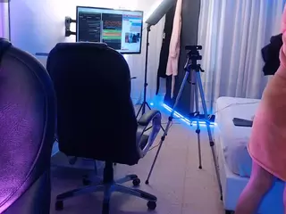 Daphne Simons's Live Sex Cam Show