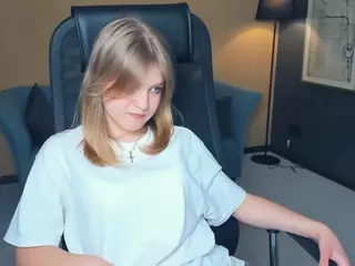 EasterHaimes's Live Sex Cam Show