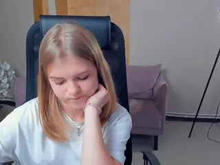EasterHaimes's Live Sex Cam Show