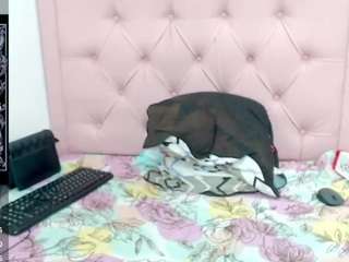 enyeliin Live Webcam on CamSoda