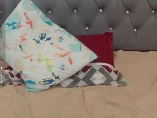 enyeliin's CamSoda show and profile