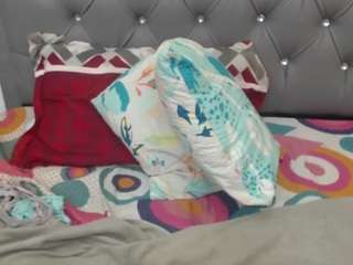 enyeliin's CamSoda show and profile