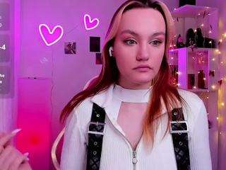 idafanestain's CamSoda show and profile