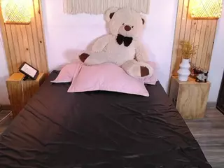 IndiiraVibes's Live Sex Cam Show