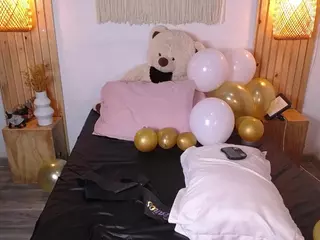 IndiiraVibes's Live Sex Cam Show