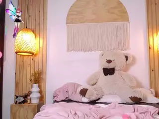 IndiiraVibes's Live Sex Cam Show