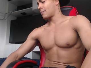 jhonnyhott Live Webcam on CamSoda