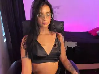lau-fernandez's Live Sex Cam Show