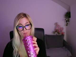 leokitty live cam profile