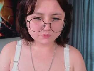 sandra-williamsss Live Webcam on CamSoda
