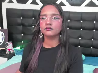Saraa-Graham's Live Sex Cam Show