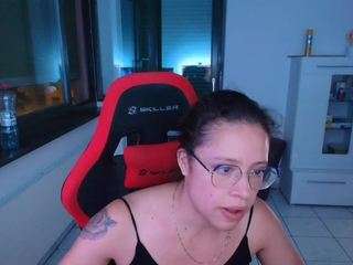 sharonnikol1 Live Webcam on CamSoda
