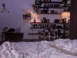 ainsleybrookhouse webcam model