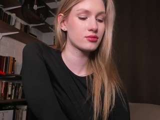 ainsleybrookhous... Live Webcam on CamSoda
