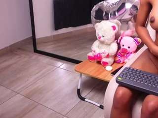 auroraax1 from CamSoda
