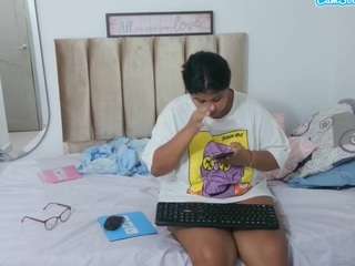 danyh-laan Live Webcam on CamSoda