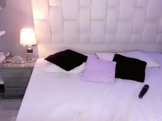 hottsalomee Live Webcam on CamSoda