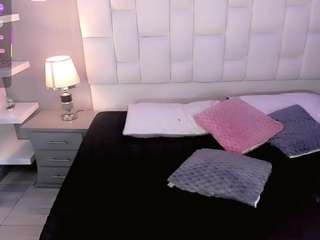 hottsalomee Live Webcam on CamSoda