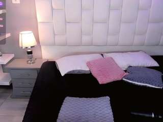 hottsalomee Live Webcam on CamSoda