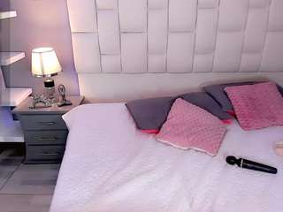 hottsalomee Live Webcam on CamSoda