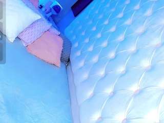 Hottsalomee's cam show statistics and live stream