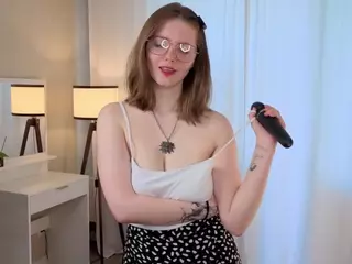 Amina's Live Sex Cam Show
