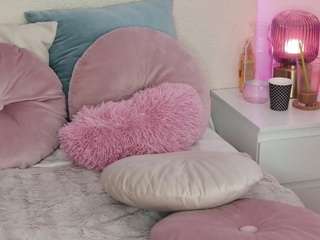 ruby-stones's CamSoda show and profile