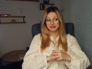 ShelleyFake's Live Sex Cam Show