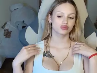 ShelleyFake's Live Sex Cam Show