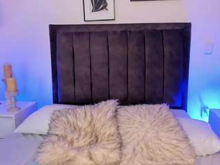 ashlye-whiite's CamSoda show and profile